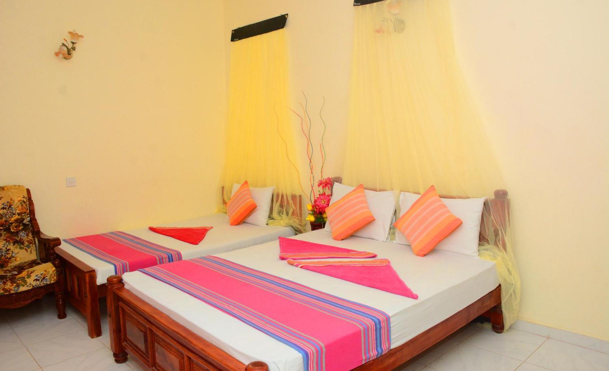 Tissa Rainbow Guest & Yala Hotel ทิซซามาฮารามา ภายนอก รูปภาพ